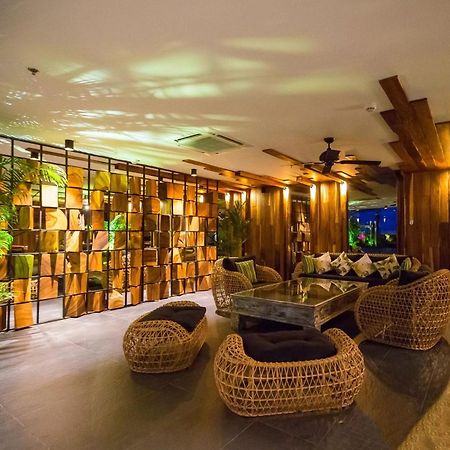 Luxurious Beachfront Pattaya Buitenkant foto