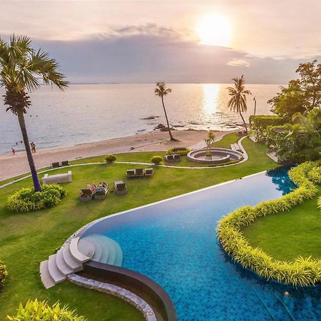 Luxurious Beachfront Pattaya Buitenkant foto