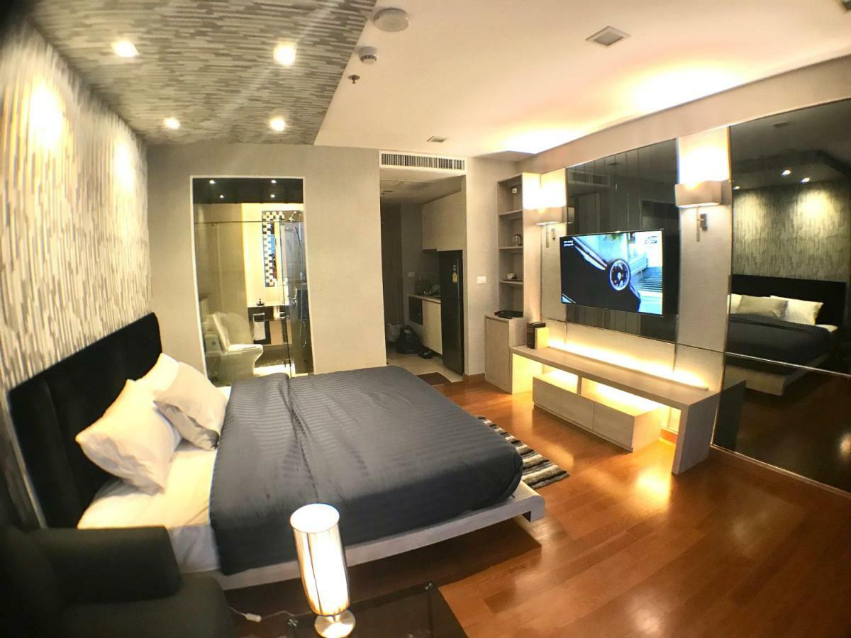 Luxurious Beachfront Pattaya Buitenkant foto
