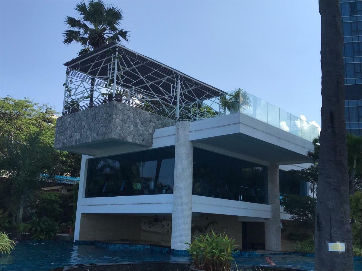 Luxurious Beachfront Pattaya Buitenkant foto
