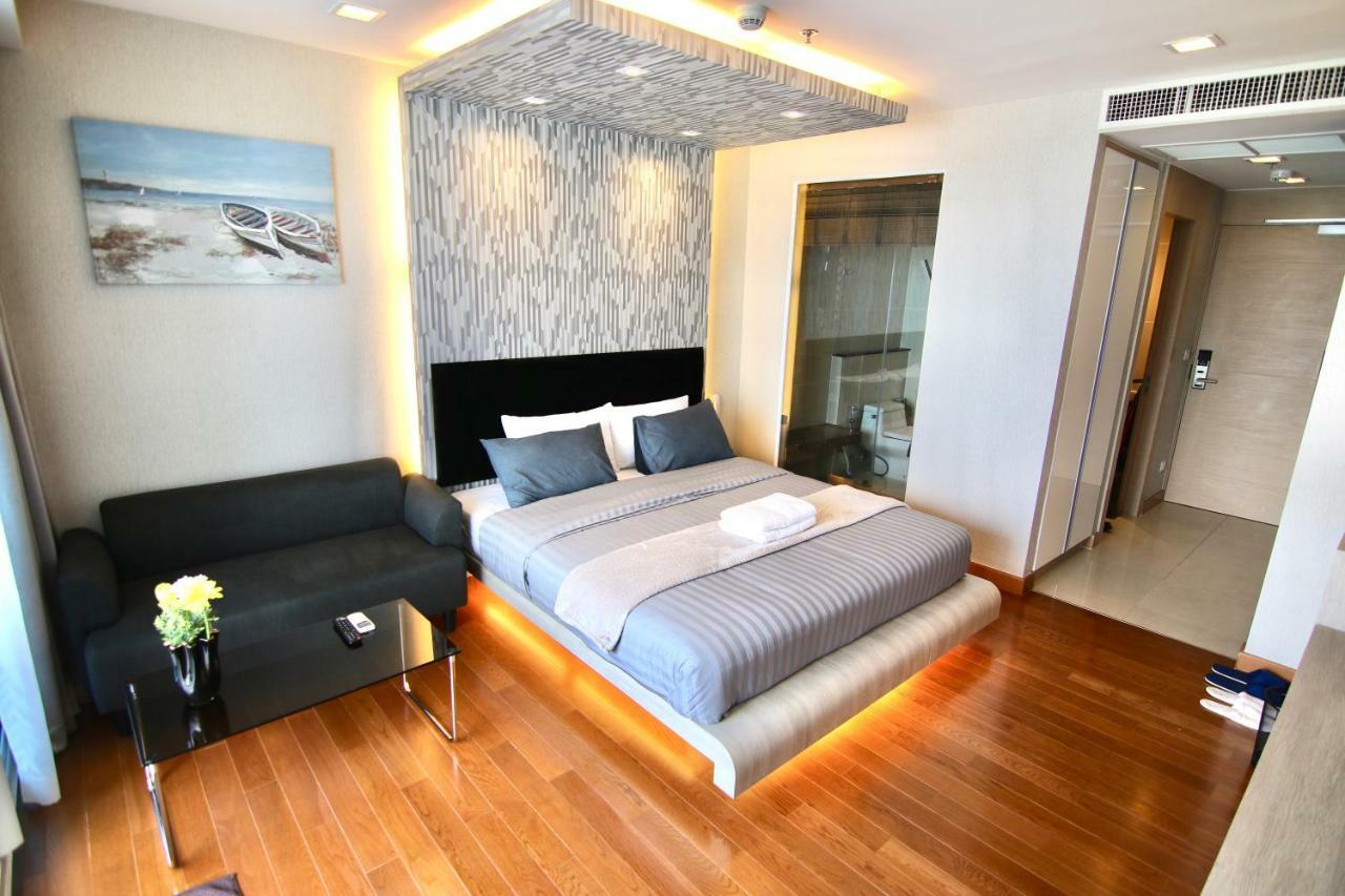 Luxurious Beachfront Pattaya Buitenkant foto