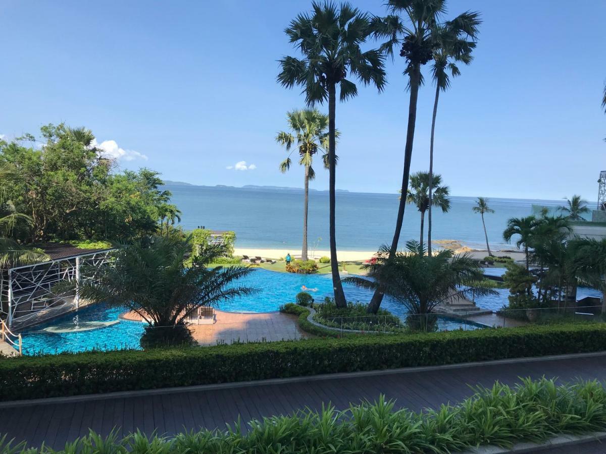 Luxurious Beachfront Pattaya Buitenkant foto