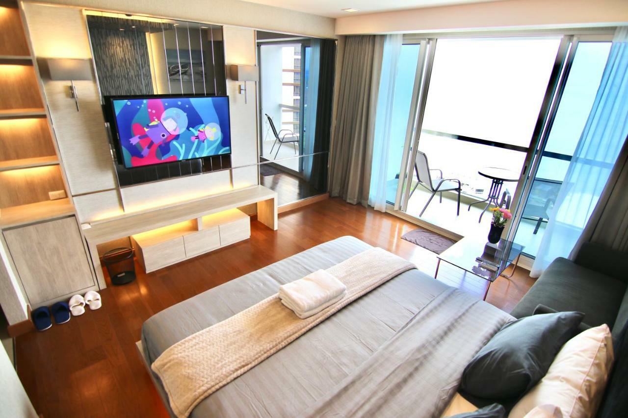 Luxurious Beachfront Pattaya Buitenkant foto