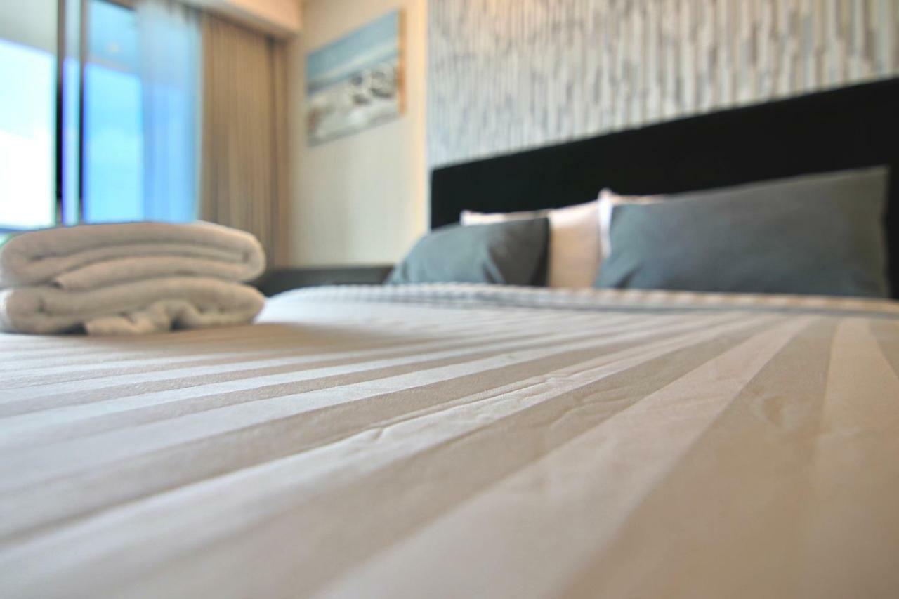 Luxurious Beachfront Pattaya Buitenkant foto